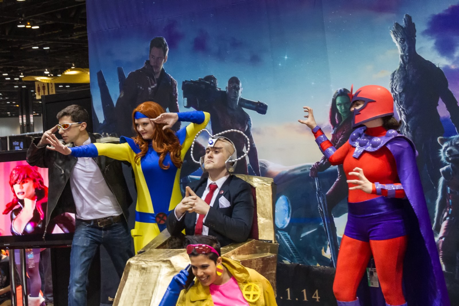 Cosplayers dressed as Cyclops, Jean Grey, Professor X, Jubilee and Magneto at C2E2